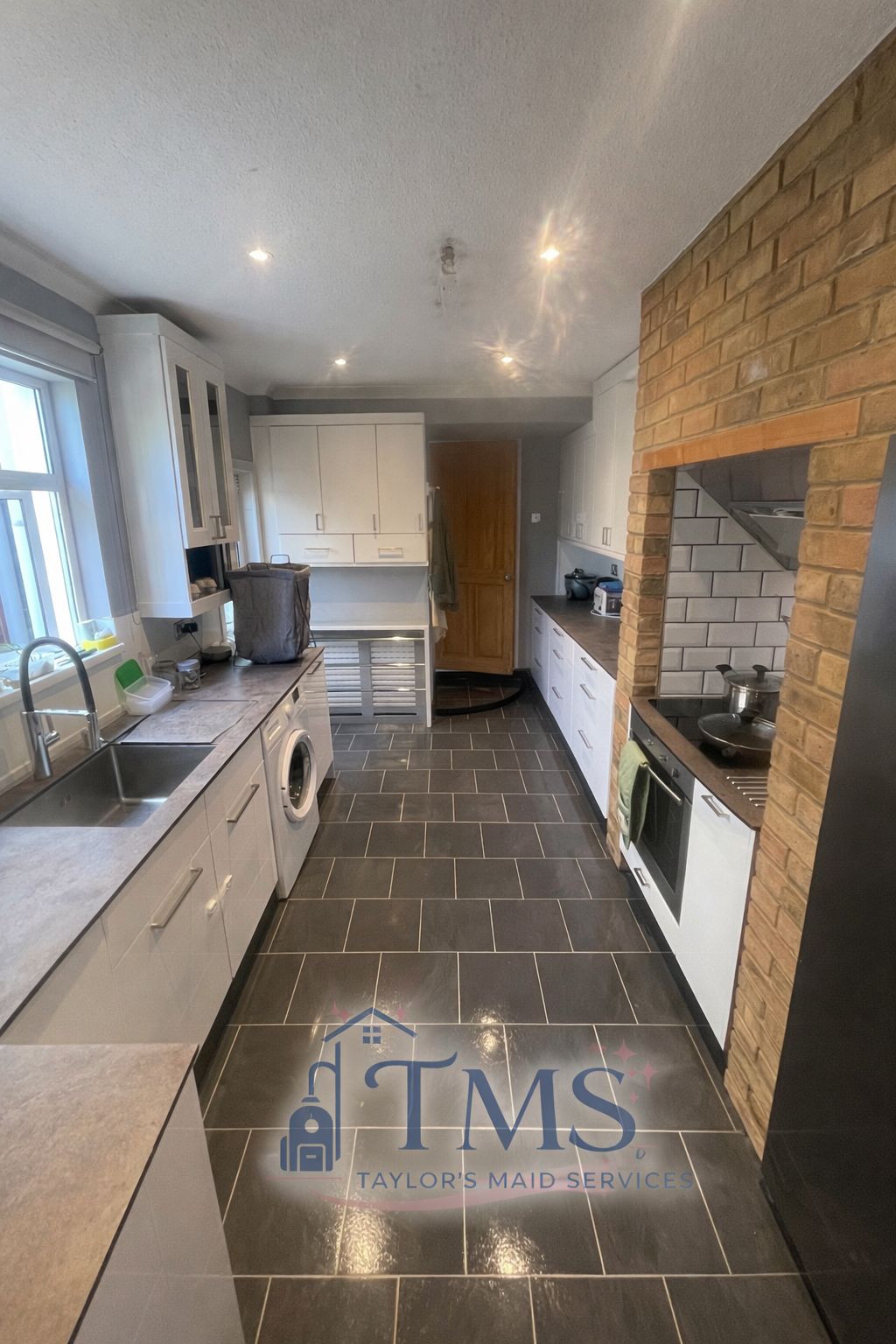 Before and after shower screen clean (2)